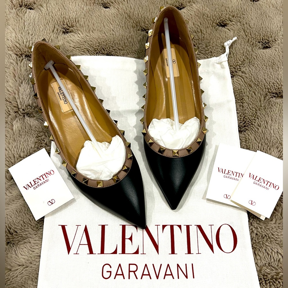 Black valentino flats with studs size 38.5